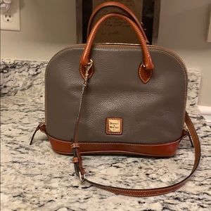 Dooney & Bourke hand bag